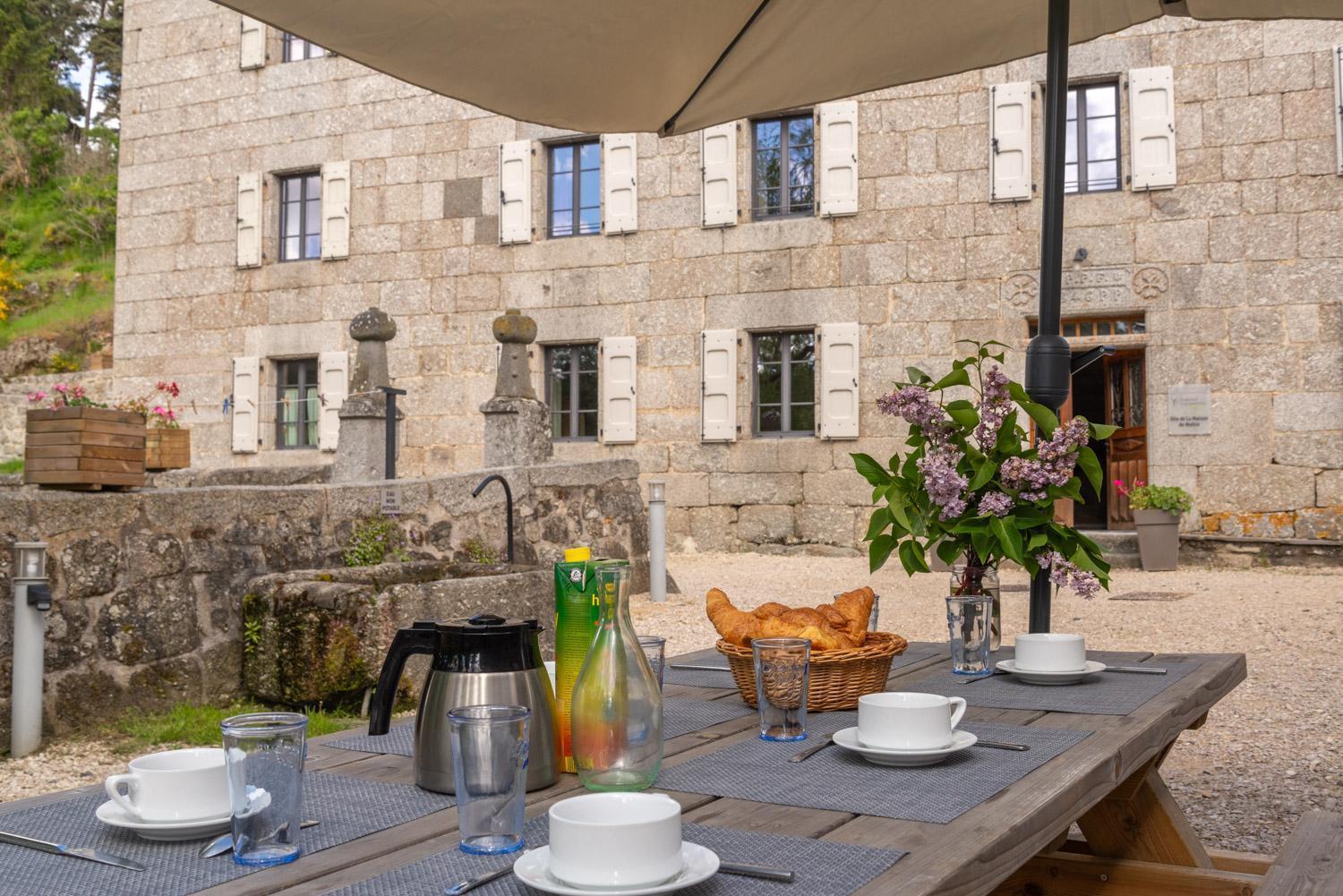 Gites De France 24 Personnes - Domaine De Coulagnettes Serverette Εξωτερικό φωτογραφία