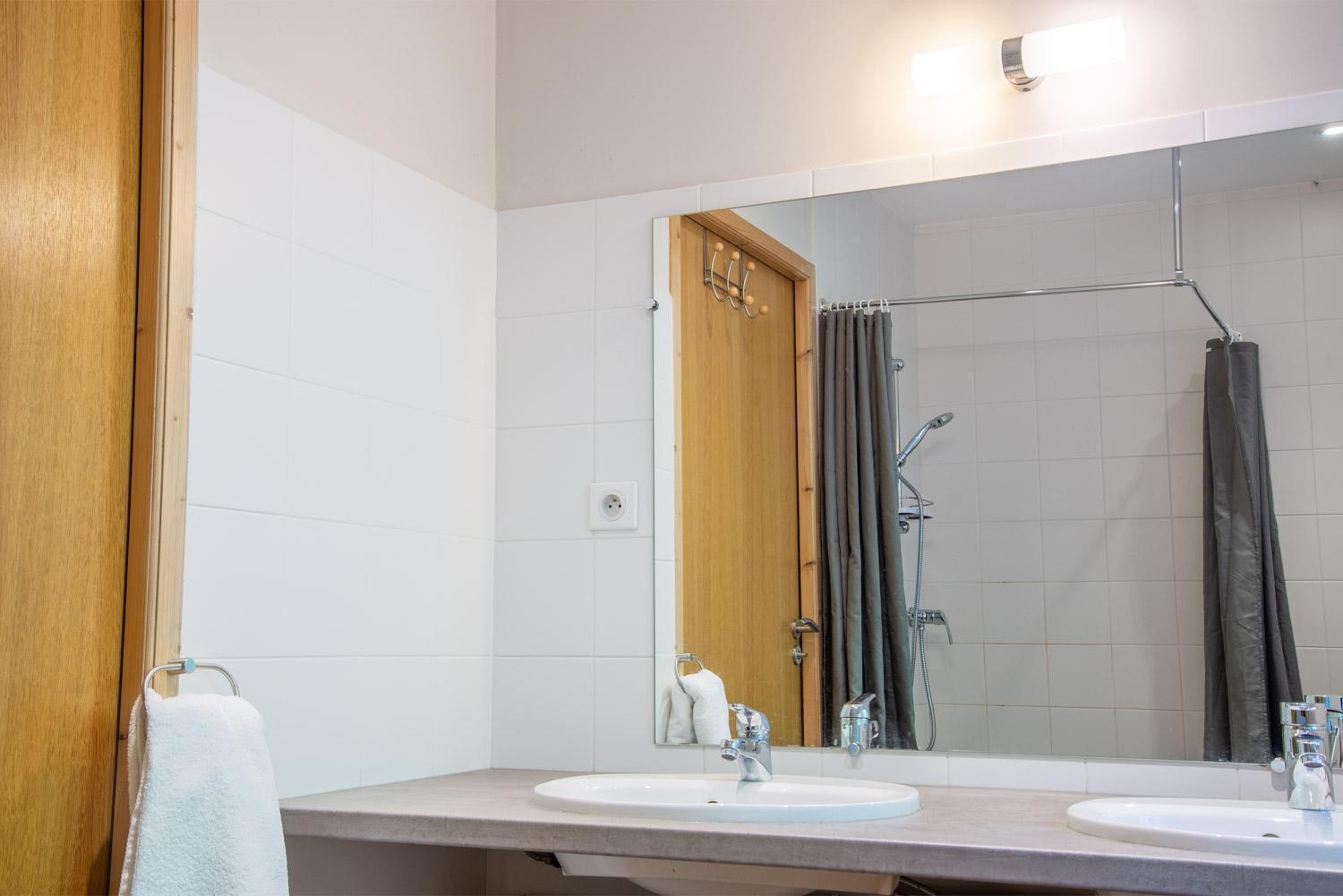 Gites De France 24 Personnes - Domaine De Coulagnettes Serverette Εξωτερικό φωτογραφία